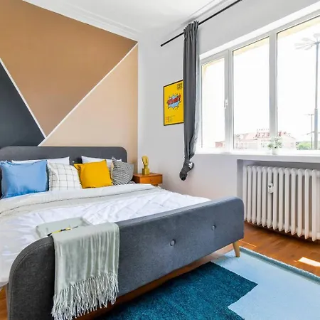 Super Fresh! 3bdr In Center's Artistic Area