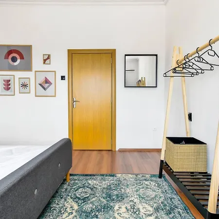 Holiday home Super Fresh! 3bdr In Center's Artistic Area *