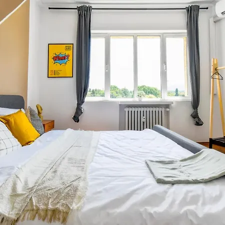 Holiday home Super Fresh! 3bdr In Center's Artistic Area *