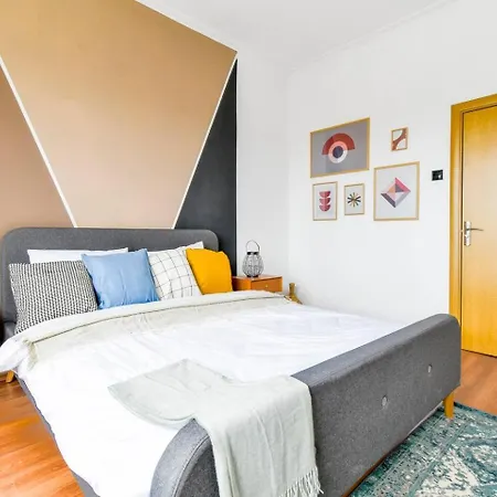 Super Fresh! 3bdr In Center's Artistic Area Sofia