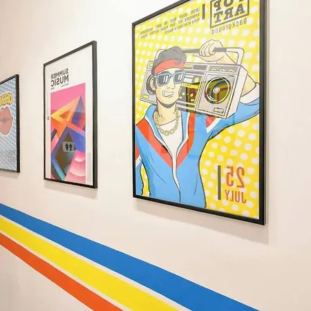 3 Together Budget Apartment *