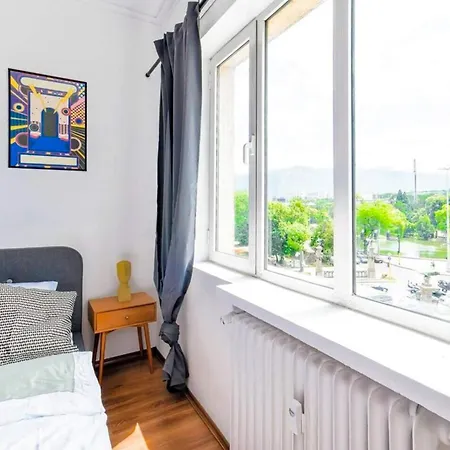 3 Together Budget Apartment