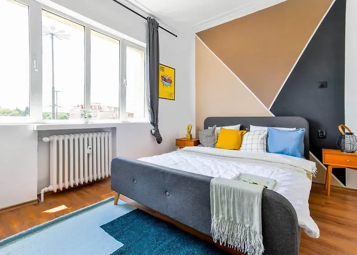 3 Together Budget Apartment